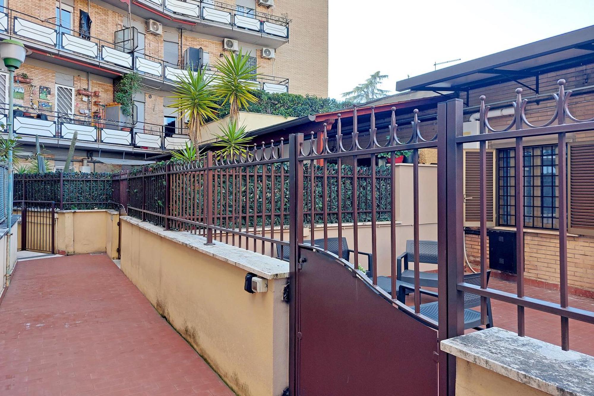 La Terrazza Di Christian Apartment