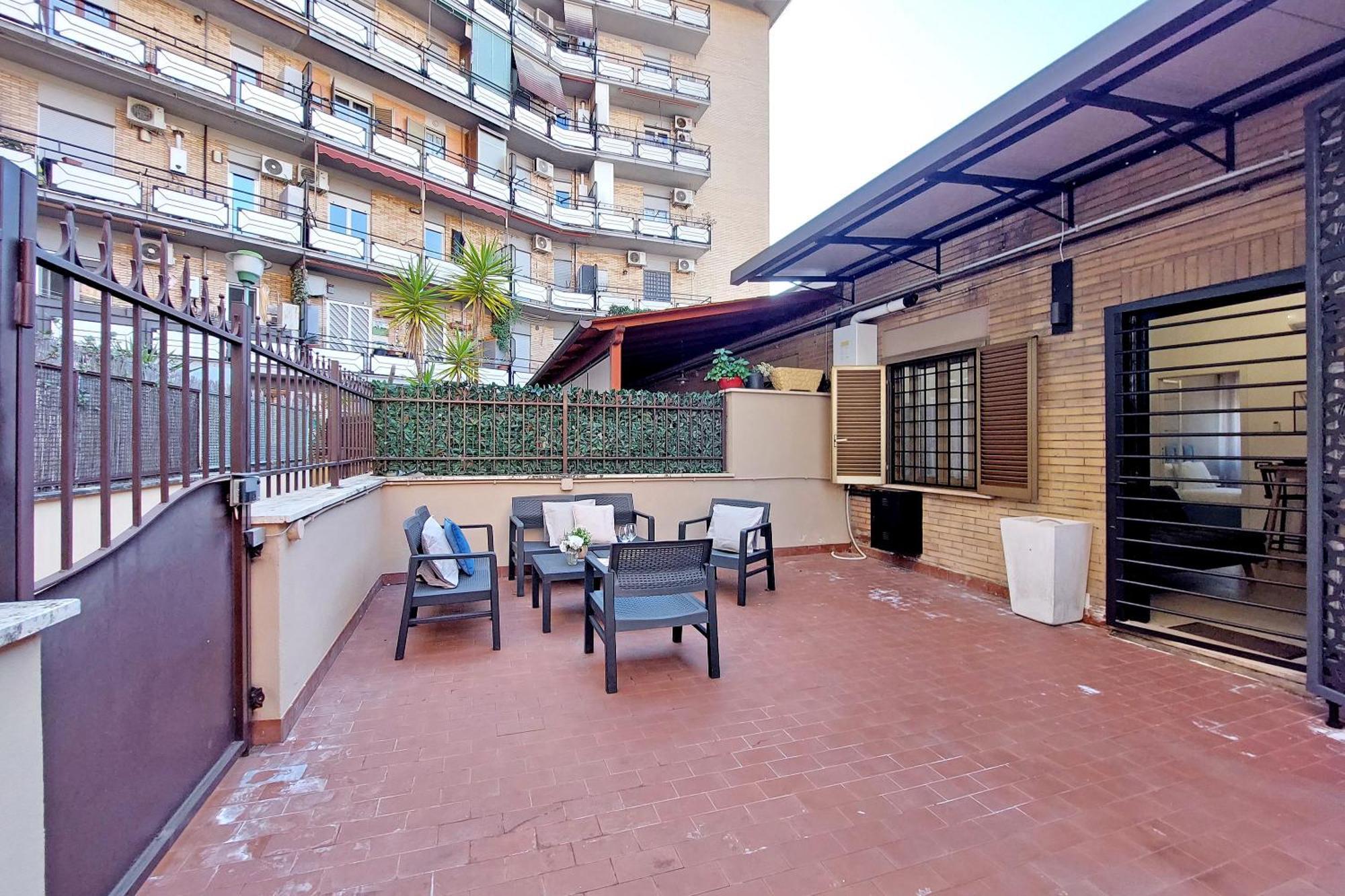 La Terrazza Di Christian Apartment